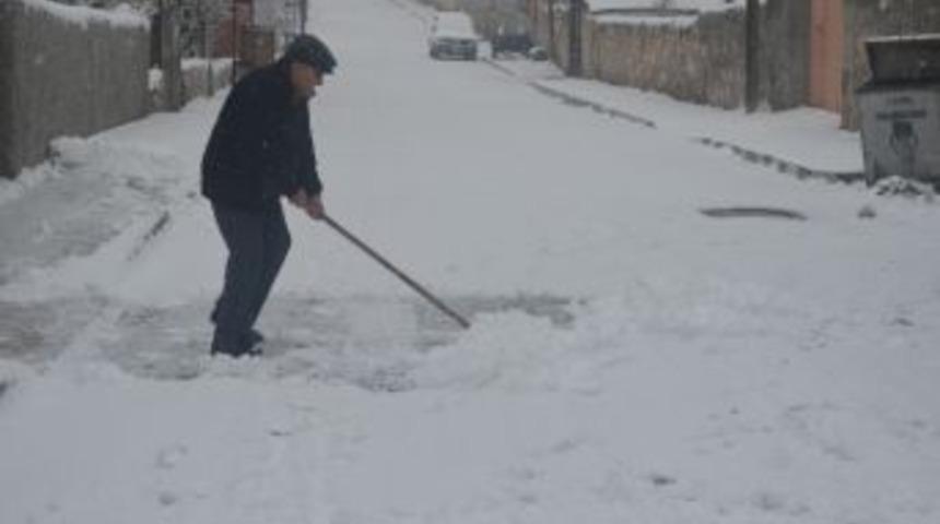 Kargı&rsquo;da 41 K&ouml;y Yolu Ulaşıma Kapandı