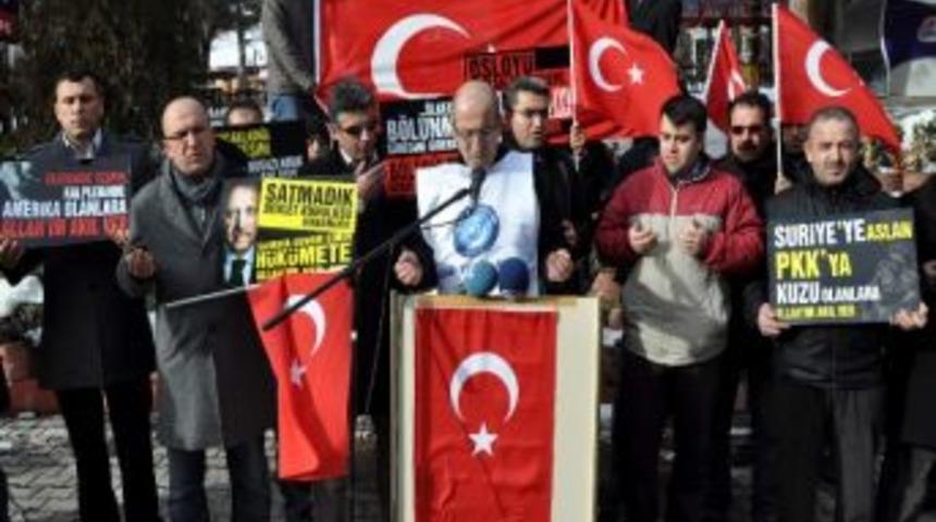 Eğitim Sen &Uuml;yelerinden H&uuml;k&uuml;mete "dualı" Protesto