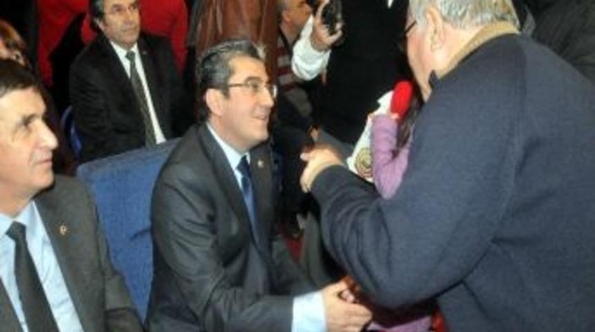 Chp'li G&uuml;naydın, 'b&uuml;y&uuml;kşehir Yasası'nı Eleştirdi