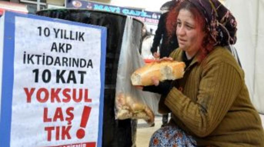 İzmir&rsquo;de Chp&rsquo;den Tiyatrolu Protesto