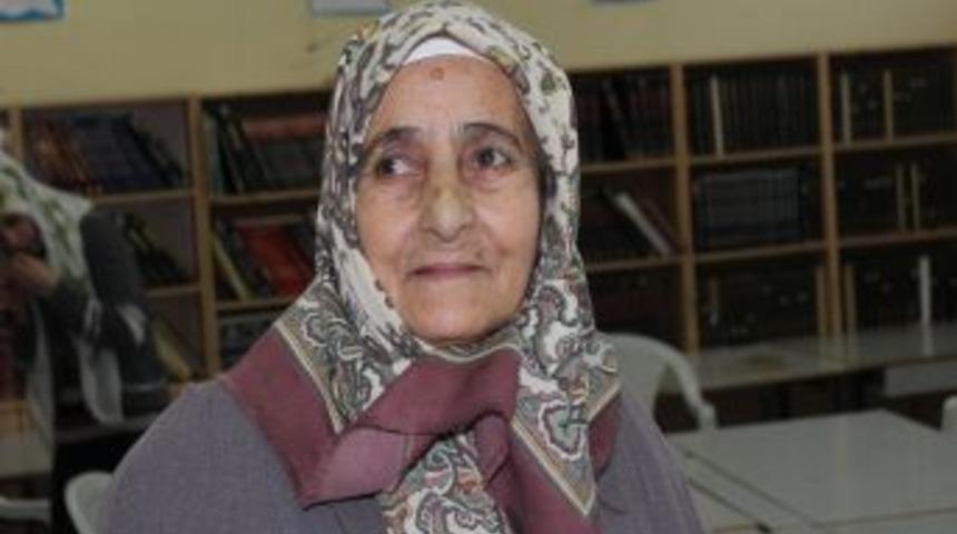 72 Yaşındaki Melek Ninenin Okuma Azmi