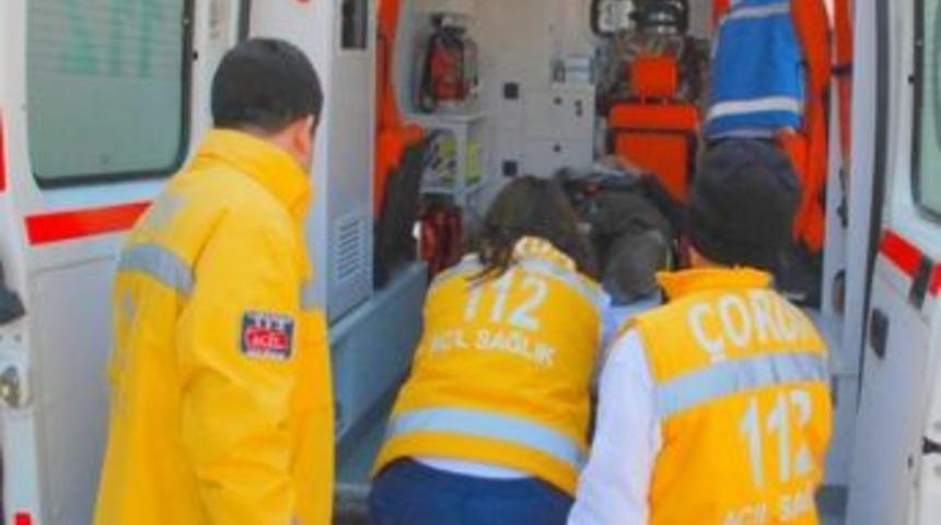 Osmancık'ta Otomobil Yoldan &Ccedil;ıktı; 3 yaralı