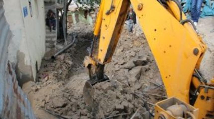 Pervari İ&ccedil;me Suyu Hattı Yenileniyor