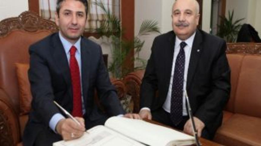 Aydın, Adıyaman &Uuml;niversitesi'ni Ziyaret Etti