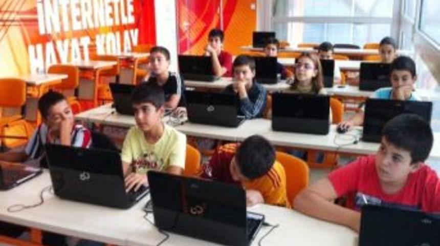 Ttnet &ldquo;internetle Hayat Koyal" Projesi "yılın Yıldızı" Se&ccedil;ildi
