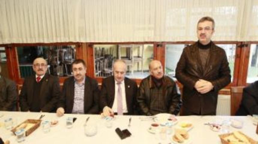 Protokol Muhtarları Topladı