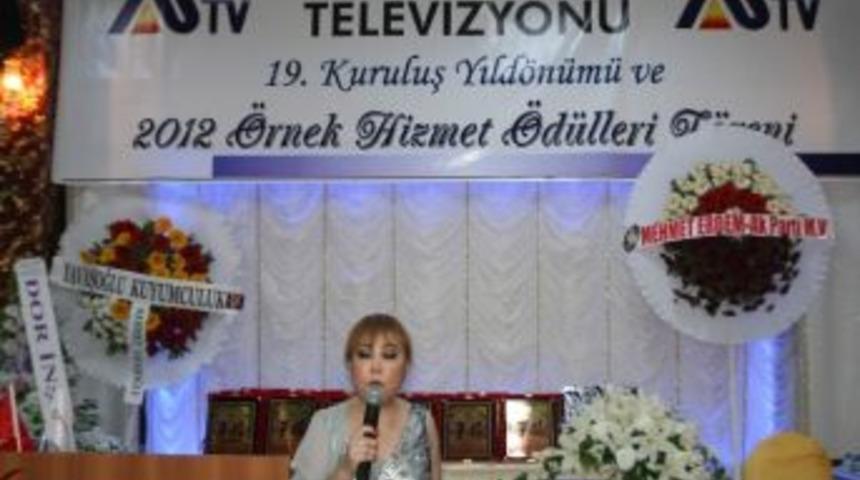 Ay Tv Geleneksel Hizmet &Ouml;d&uuml;lleri Sahiplerini Buldu