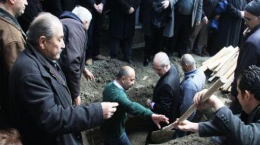 Numan Kurtulmuş, Kayınbiraderini Ebediyete Uğurladı