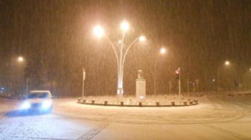 Seydişehir&rsquo;e Yılın İlk Karı Yağdı