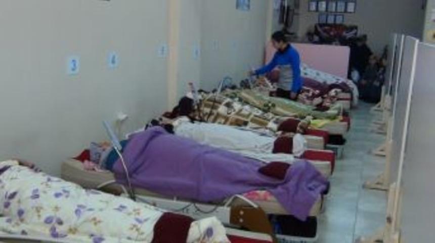 &Uuml;cretsiz Masaj Salonu En &Ccedil;ok Yaşlıların Ilgisini &Ccedil;ekti