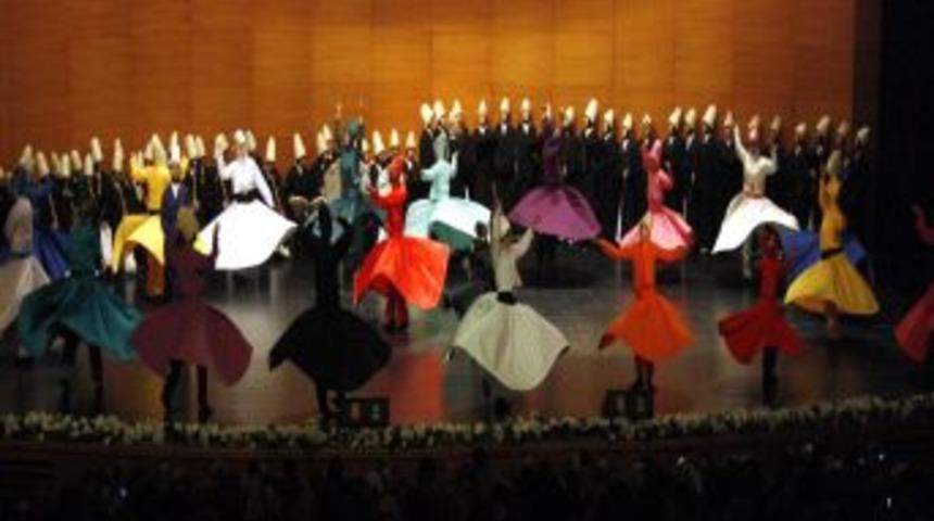 Kadın Semazenler Yoğun Ilgi G&ouml;rd&uuml;