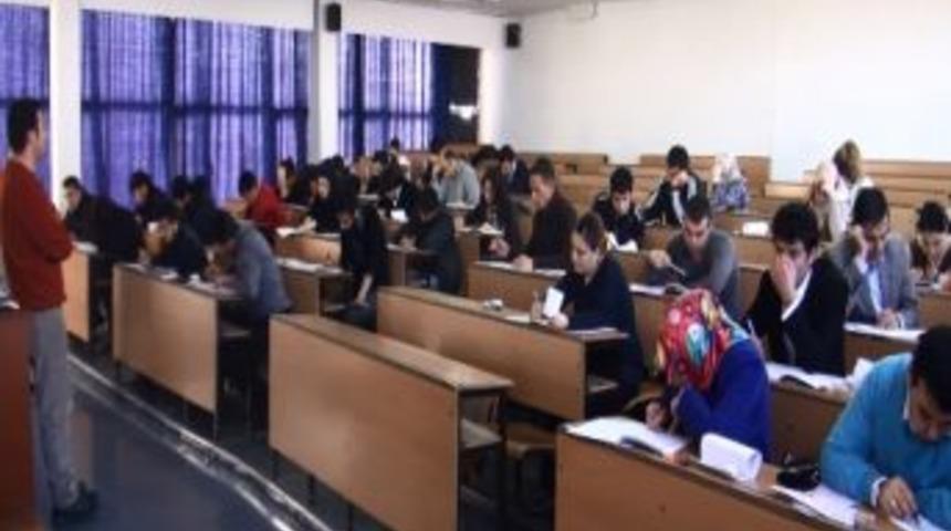 A&ccedil;ık&ouml;ğretim Fak&uuml;ltesi Final Sınavını T&uuml;rkiye Genelinde Başarıyla Ger&ccedil;ekleştirdi