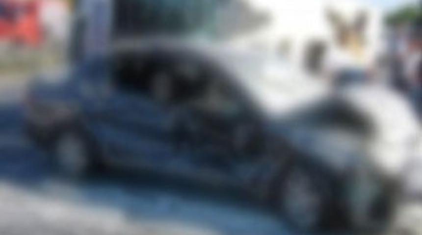 Balıkesir'de kaza: 4 &ouml;l&uuml;, 3 yaralı