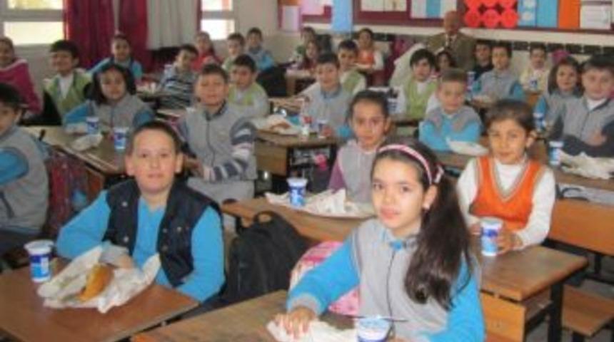 &Ouml;demiş'te Okuma Alışkınlığını Geliştirmek İ&ccedil;in K&ouml;fteli Teşvik