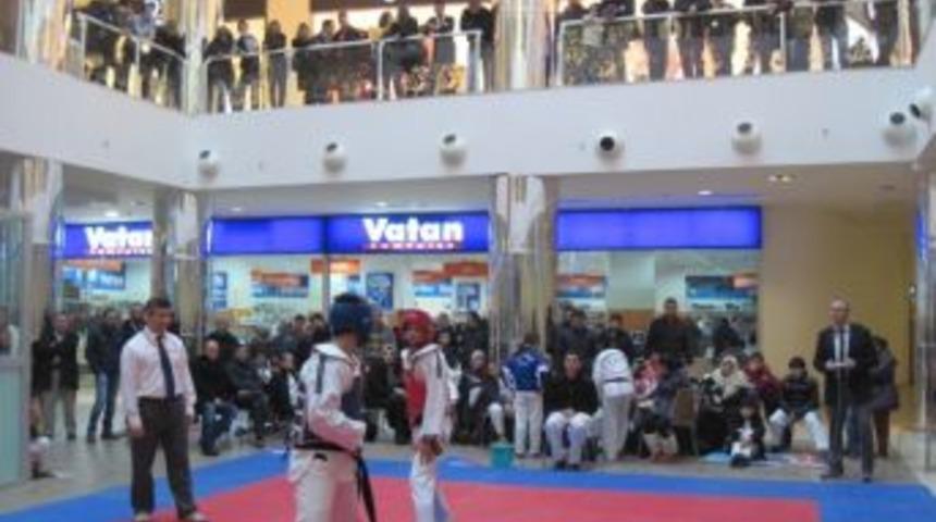 D&uuml;zce &Uuml;mitler İl Se&ccedil;mesi Ve Yıldızlar İl Şampiyonası Yapıldı