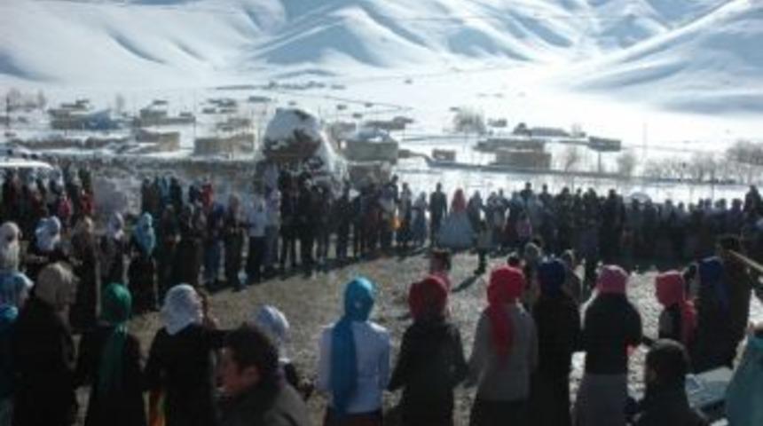 Kış Ortasında D&uuml;ğ&uuml;n