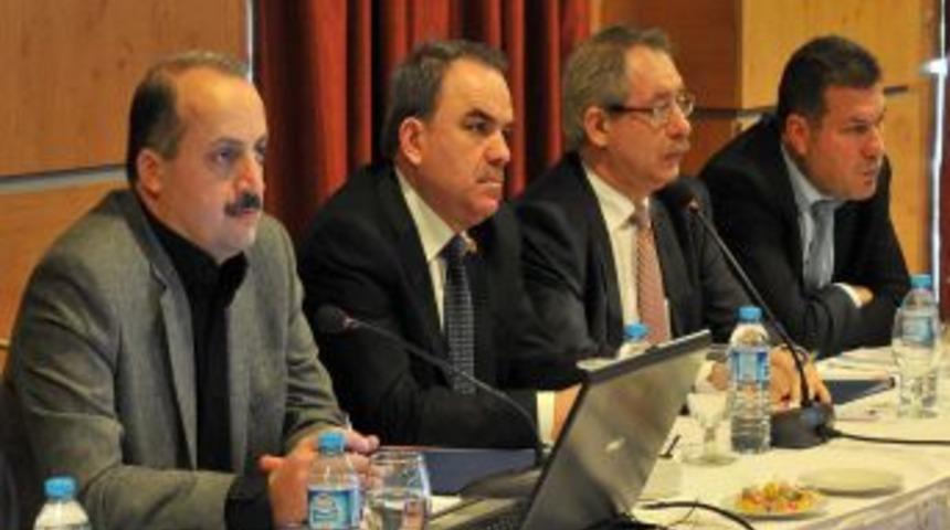 Başkan Akg&uuml;l, Kurmaylarıyla 2012'yi Değerlendirdi