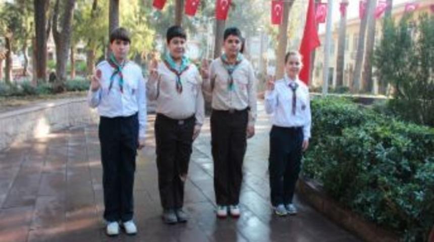 Z&uuml;beyde Hanım, Karşıyaka&rsquo;da Mezarı Başında Anıldı