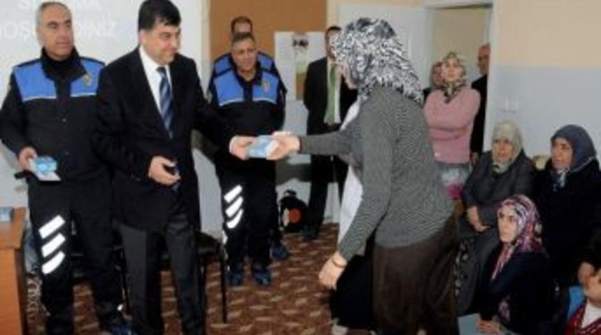 Başkan Fadıloğlu, Karbonmonoksit Dedekt&ouml;r&uuml; Dağıttı