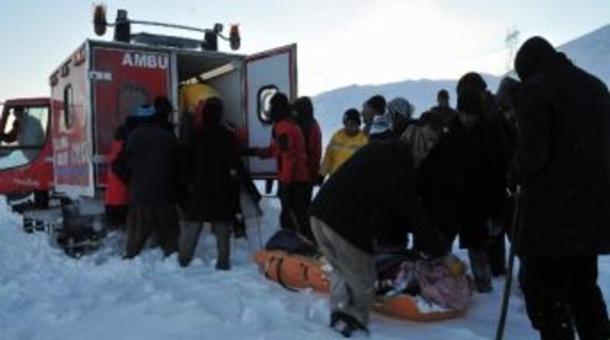 Vedaş Ekibi Donmak &Uuml;zeri İken Kurtarıldı