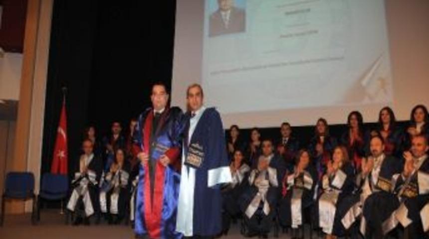 Y&uuml;ksek Lisans Ve Doktora &Ouml;ğrencilerinin İlk Mezuniyet Sevinci