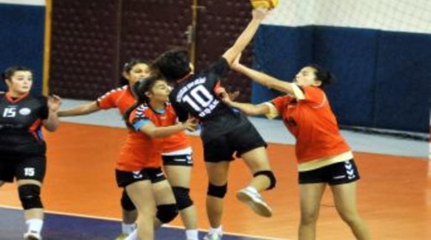 Hentbolun Y&uuml;kselen Sesi