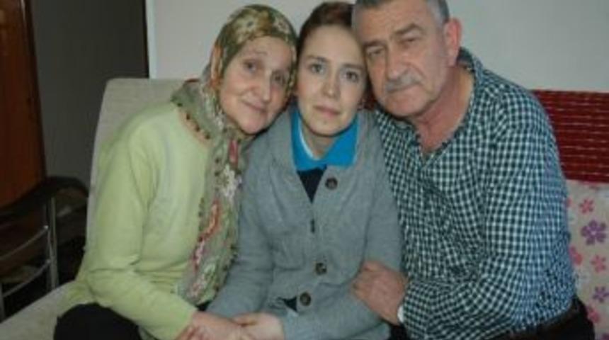 &Ccedil;ığlığını T&uuml;rkiye&rsquo;ye Duyuran Refiye: Kefen Değil, Gelinlik Giymek İstiyorum