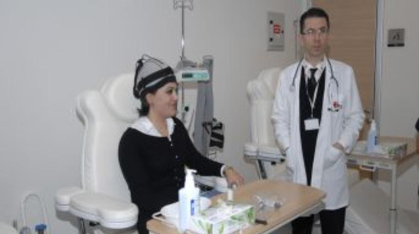 Kanser Tedavisinde Sa&ccedil; D&ouml;k&uuml;lmesi Tarih Oluyor