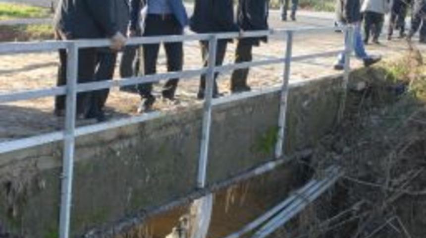 AK Parti'liler Selin Vurduğu &Ccedil;andır Beldesini Ziyaret Etti