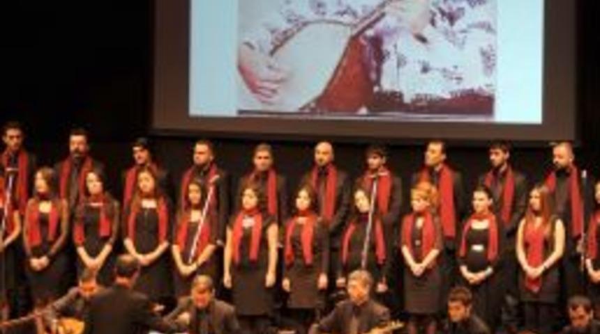 Neşet Ertaş, Antalya'da Konserle Anıldı