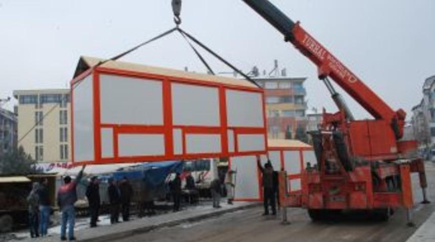 Turhal&rsquo;da Seyyar Satıcılar Artık Daha G&uuml;zel Yerlerde Satış Yapacak