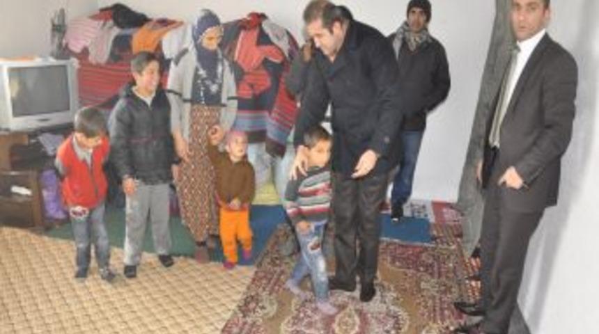 Tatvan Kaymakamlığı, Ihtiya&ccedil; Sahibi Aileye Yardım Eli Uzattı