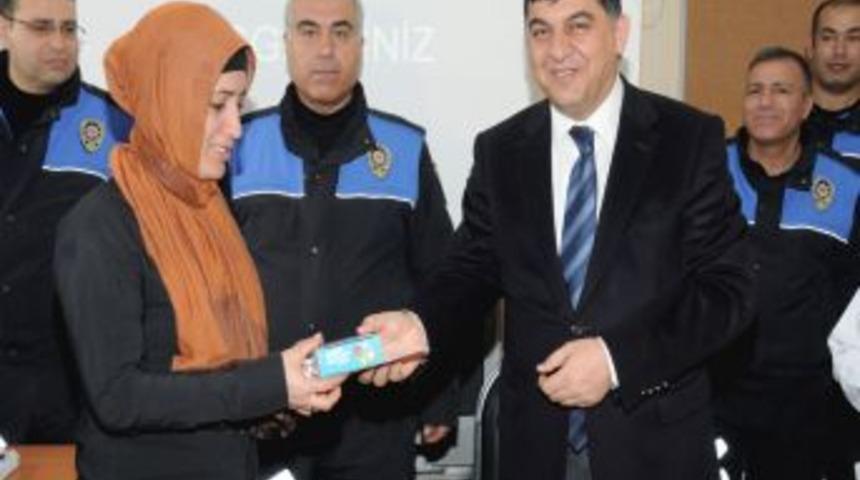 Şehitkamil'de Soba Zehirlenmelerine Karşı Karbonmonoksit Dedekt&ouml;r&uuml; Dağıtıldı