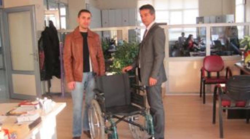 Engellilere Mavi Kapaklı Desteğe Hayırsever Iş Adamlarından Katkı