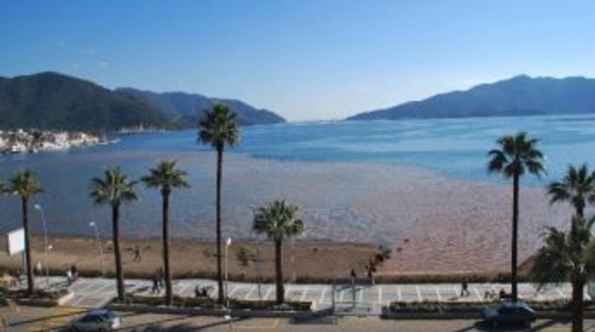 Marmaris K&ouml;rfezi Kızıla B&uuml;r&uuml;nd&uuml;