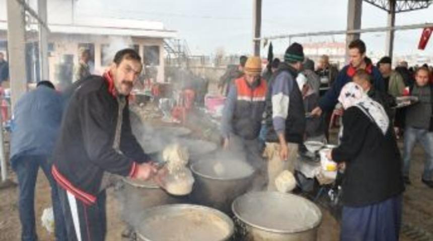 Nazillili &Ccedil;ift&ccedil;ilerden Keşkek Hayrı