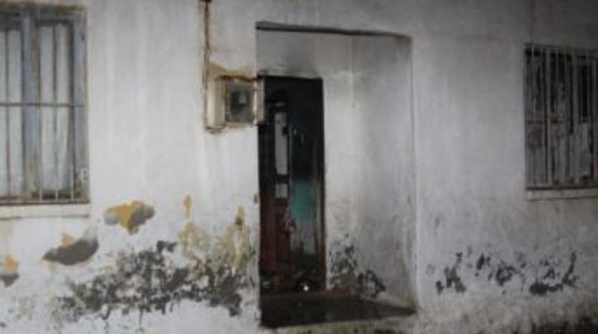 Devrilen K&ouml;m&uuml;r Sobası Yangın &Ccedil;ıkardı