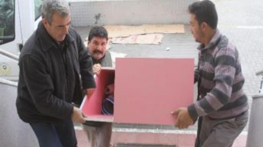 Zemini &Ccedil;&uuml;r&uuml;yen Okulun Tahliyesine Başlandı