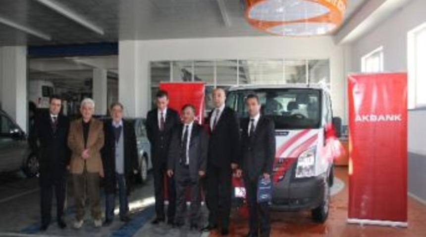 Akbank&rsquo;tan Kurumsal M&uuml;şteriye &Ccedil;ekilişle Ford Transit