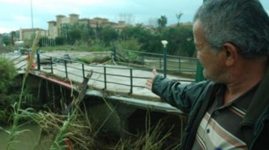 Antalya&rsquo;da Sağanak Yağış