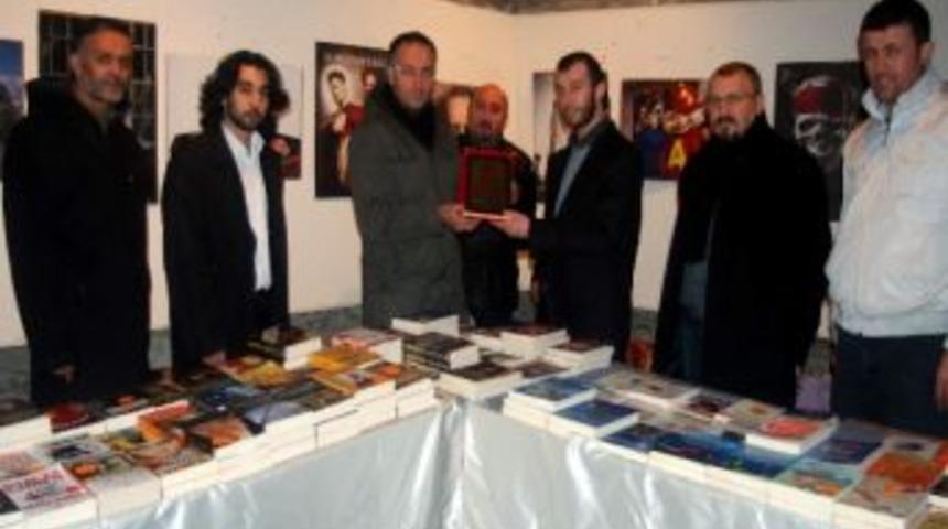 Organ Bağışına Vergiği Destekten Dolayı Gazeteci Akyol'a Plaket