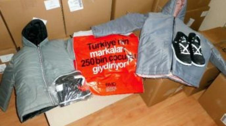 Birleşmiş Markalar Derneği Tarafından 500 &Ouml;ğrenciye Giyecek Yardımı Yapıldı