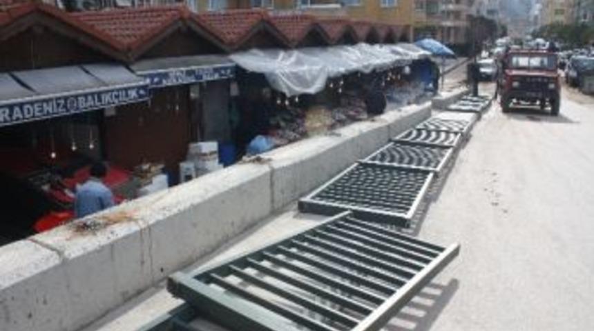 Balık Pazarı Demirlerden Kurtuldu