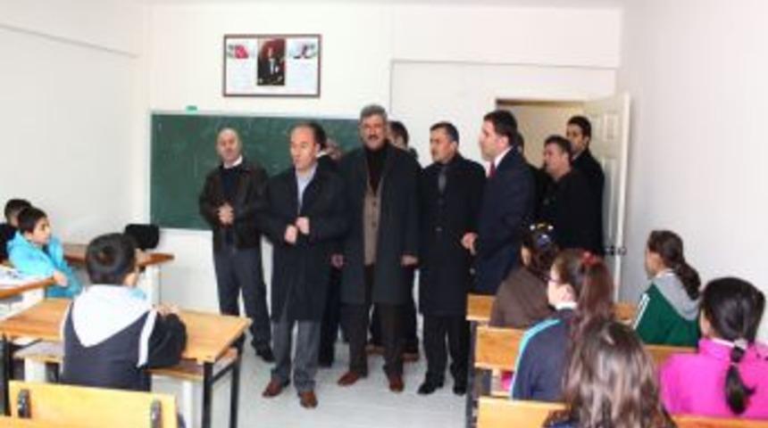 Vezirk&ouml;pr&uuml; Ahmet Faik Edis Okuma Salonu &Ouml;ğrencilerin Hizmetine Girdi