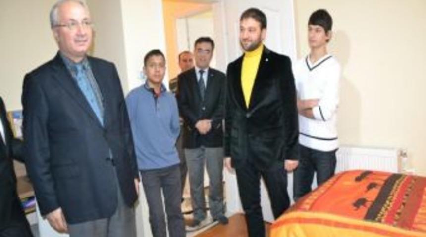 Vali Daş&ouml;z, Mesir Gen&ccedil;-&ccedil;ocuk Evini Ziyaret Etti