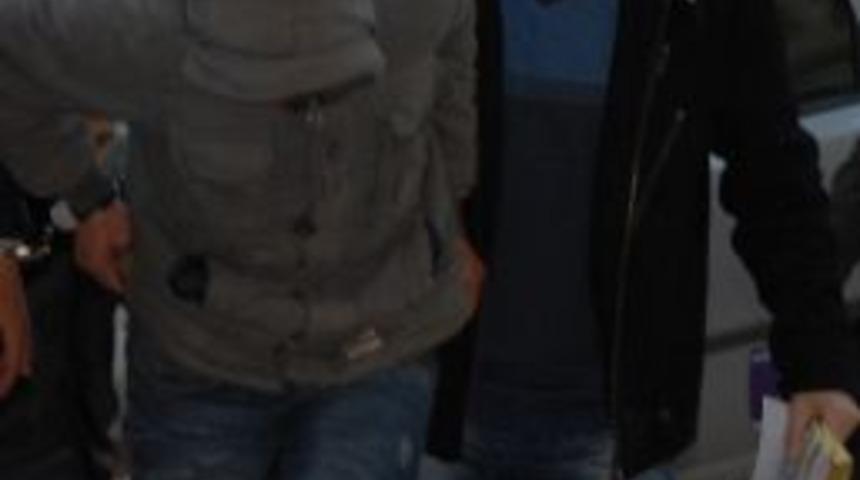 Uyuşturucuyla Yakalanan Gen&ccedil; Adliyeye Sevk Edildi