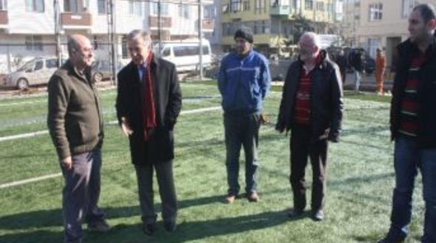 Fevzi &Ccedil;akmak Mahallesi'ne Sentetik &Ccedil;im Saha