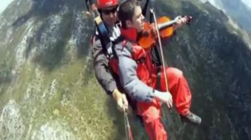 2 Bin Metrede Kemanla A&ccedil;ık Hava Konseri Verdi