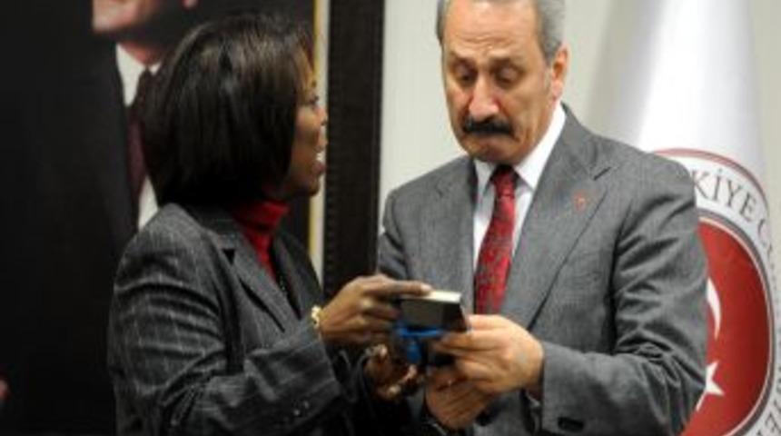 Suriyeli Sığınmacılara T&uuml;rkiye 609 Milyon TL, D&uuml;nya 30 Milyon TL Yardım Yaptı