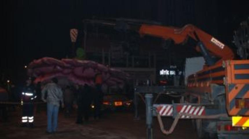 Isparta&rsquo;daki Dev G&uuml;l Heykeli Kaldırıldı